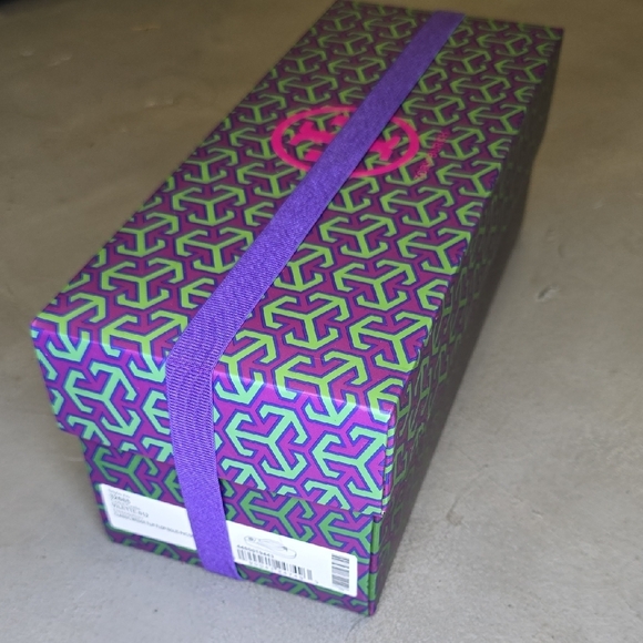 Tory Burch Classic Wedge Flip Flop w/ BOX Black Sandals with Floral Size 7 - Picture 10 of 10